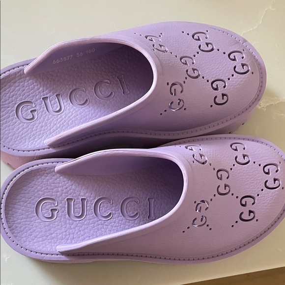 Gucci Pastel Purple Slip-Ons - Picture 1 of 3